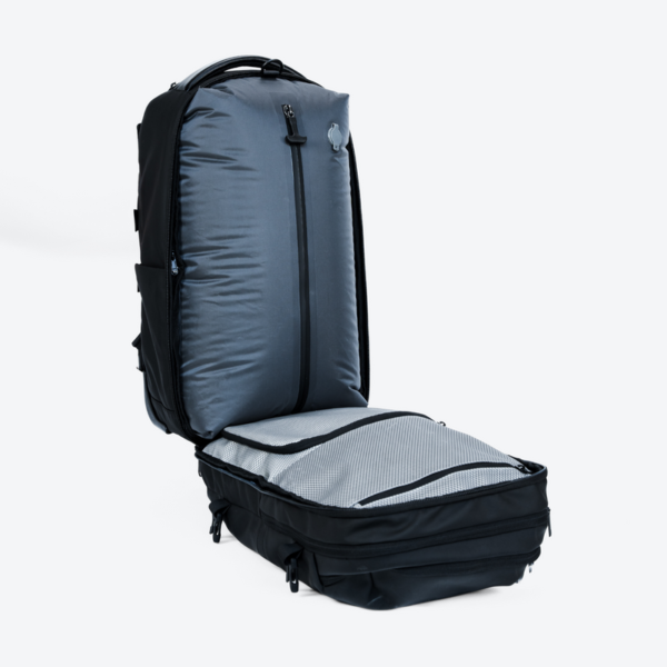 Built-in Vacuum System Travel Bag - Image 5